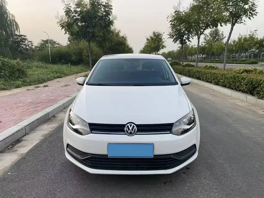 2016 VOLKSWAGEN POLO thumbnail 2