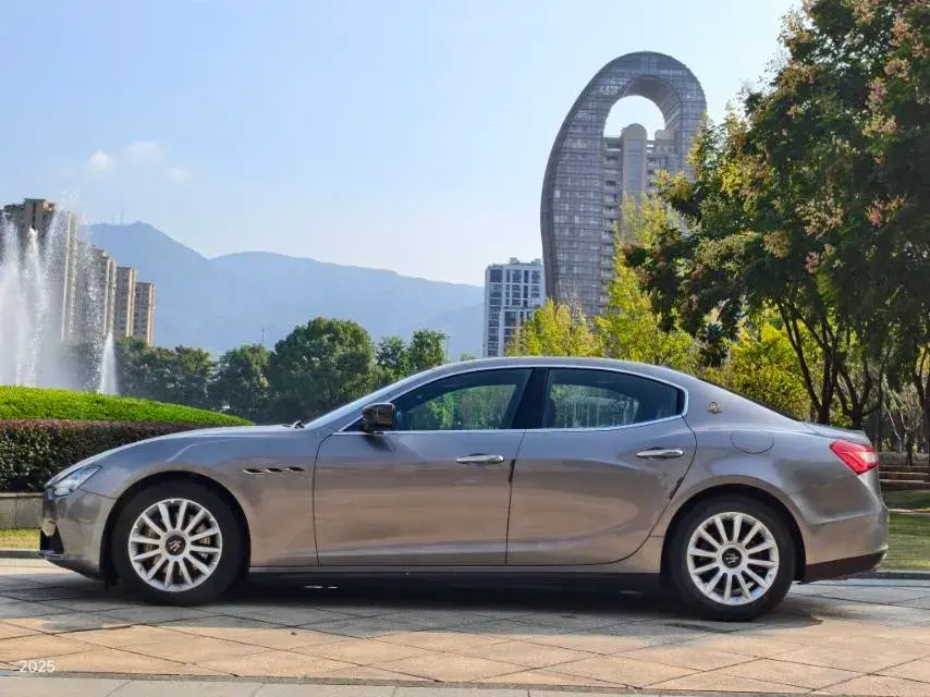 2013 MASERATI QUATTROPORTE thumbnail 3