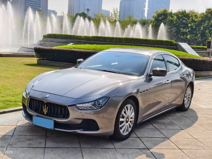 2013 MASERATI QUATTROPORTE view 1