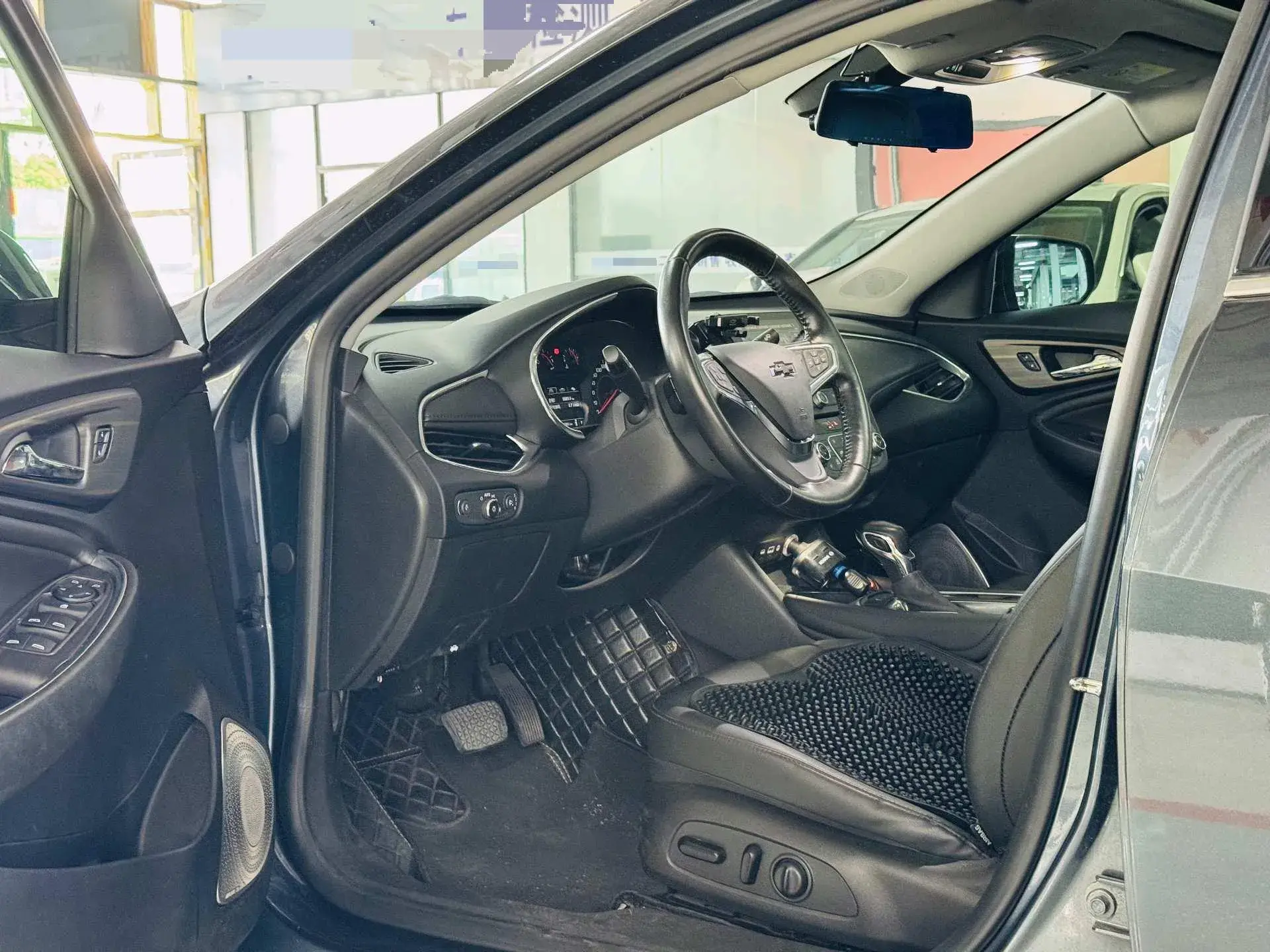 2021 CHEVROLET MALIBU thumbnail 4