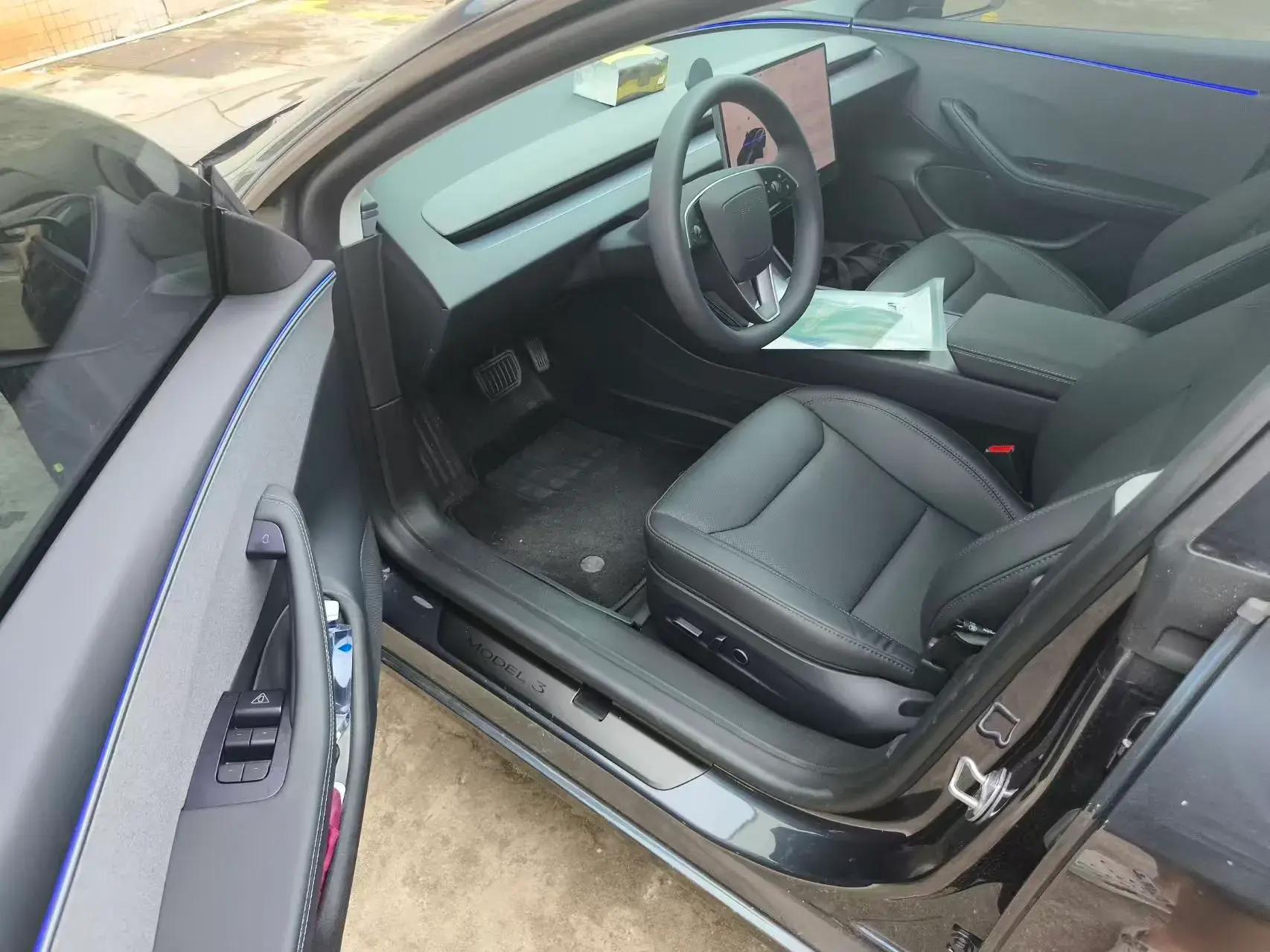 2025 TESLA MODEL thumbnail 4