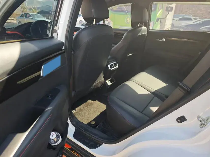 2021 KIA SPORTAGE thumbnail 3