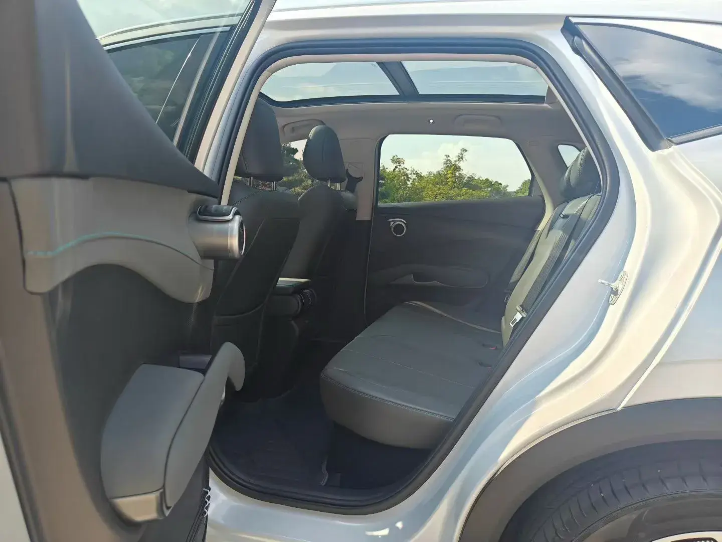 2025 BYD YUAN thumbnail 4