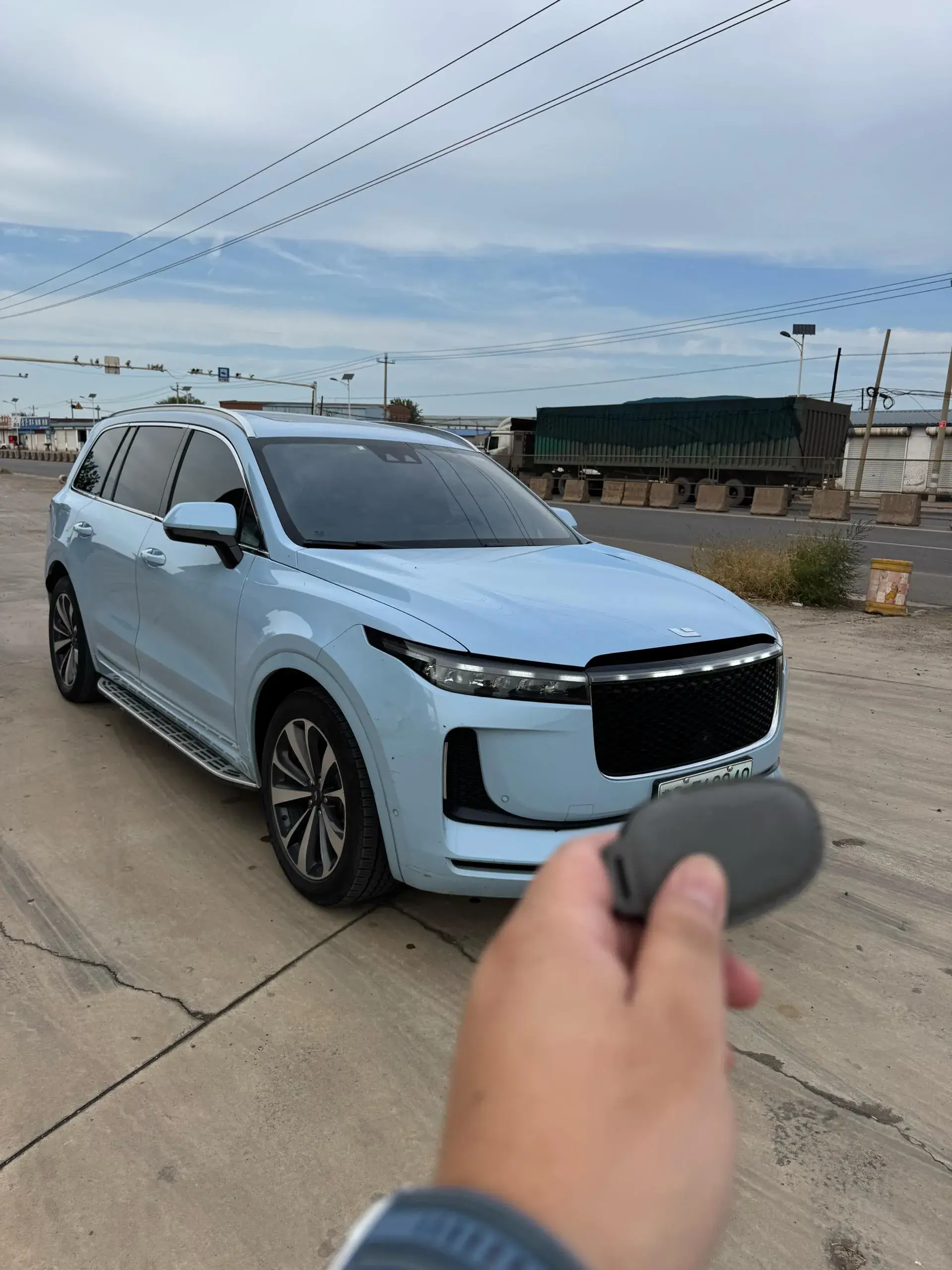 2020 LI ONE thumbnail 3