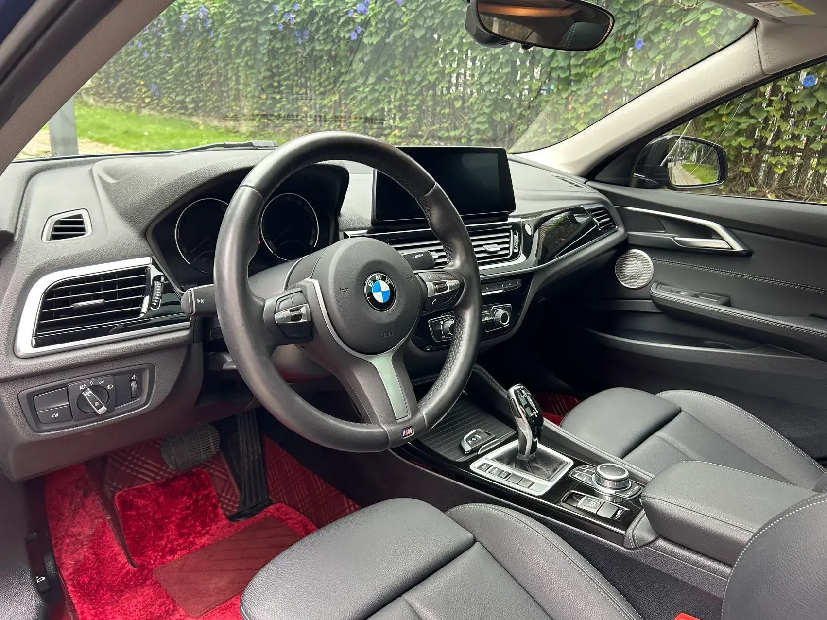 2021 BMW 1 thumbnail 4