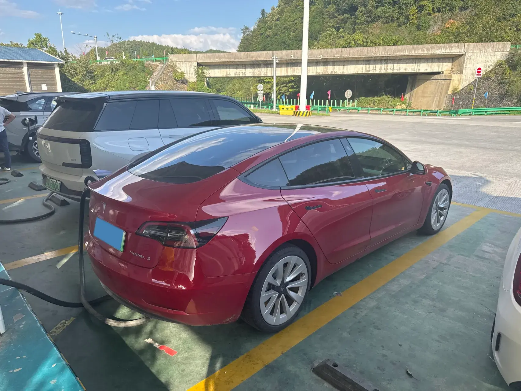 2022 TESLA MODEL thumbnail 4