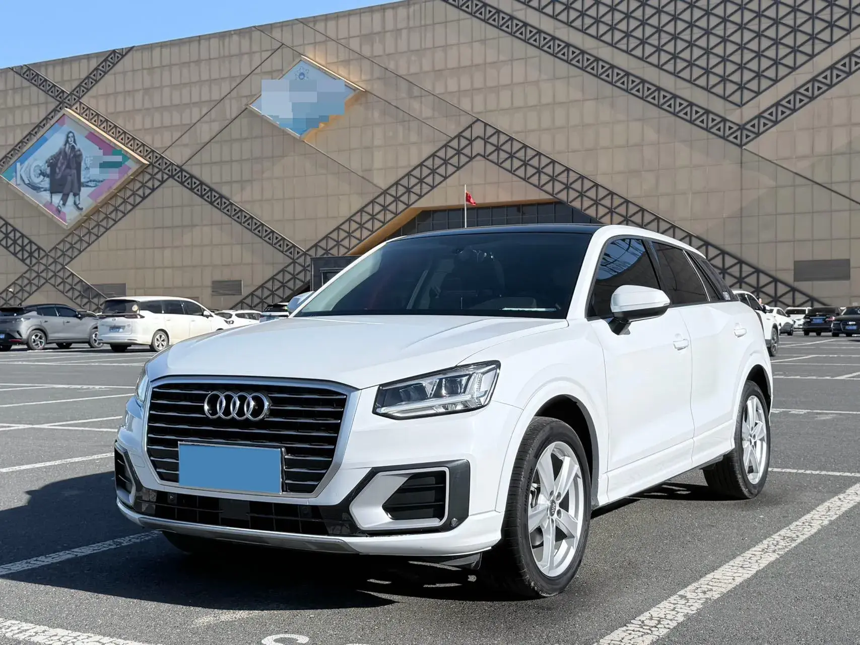 2021 AUDI Q2L view 1