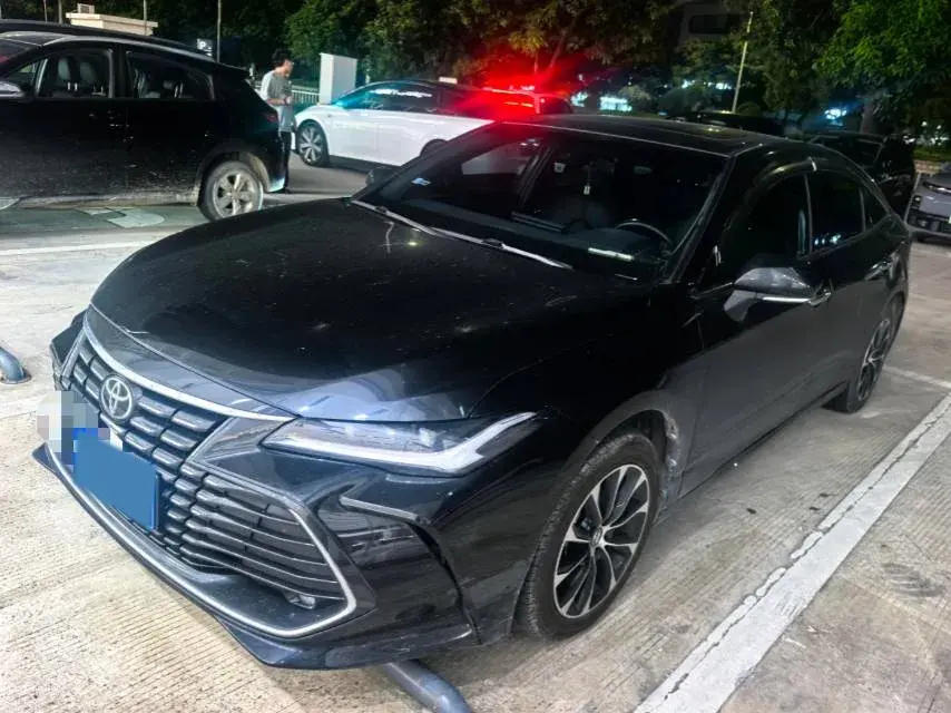 2022 TOYOTA AVALON view 1