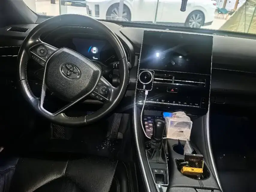 2022 TOYOTA AVALON thumbnail 3