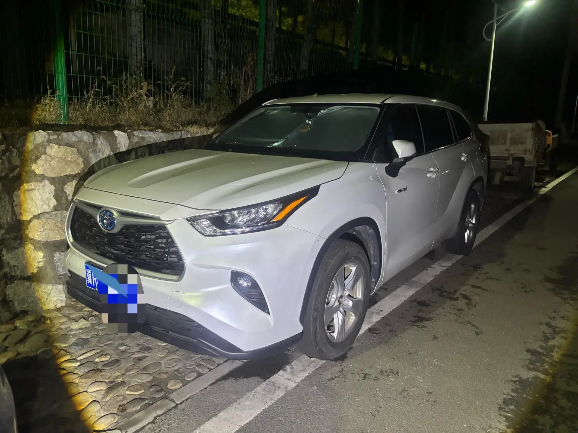 2023 TOYOTA HIGHLANDER view 1