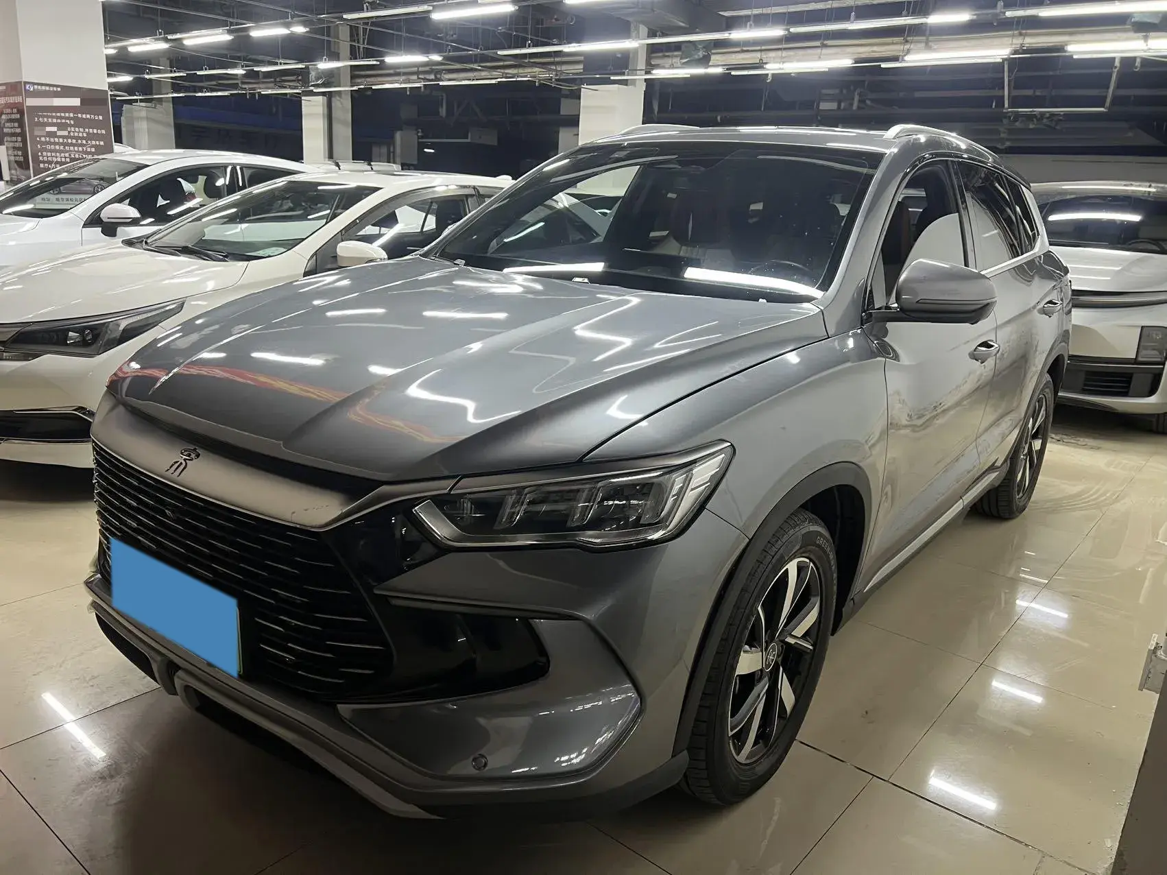 2023 BYD SONG view 1