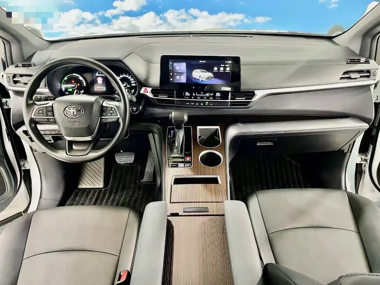 2024 TOYOTA GRANVIA thumbnail 4