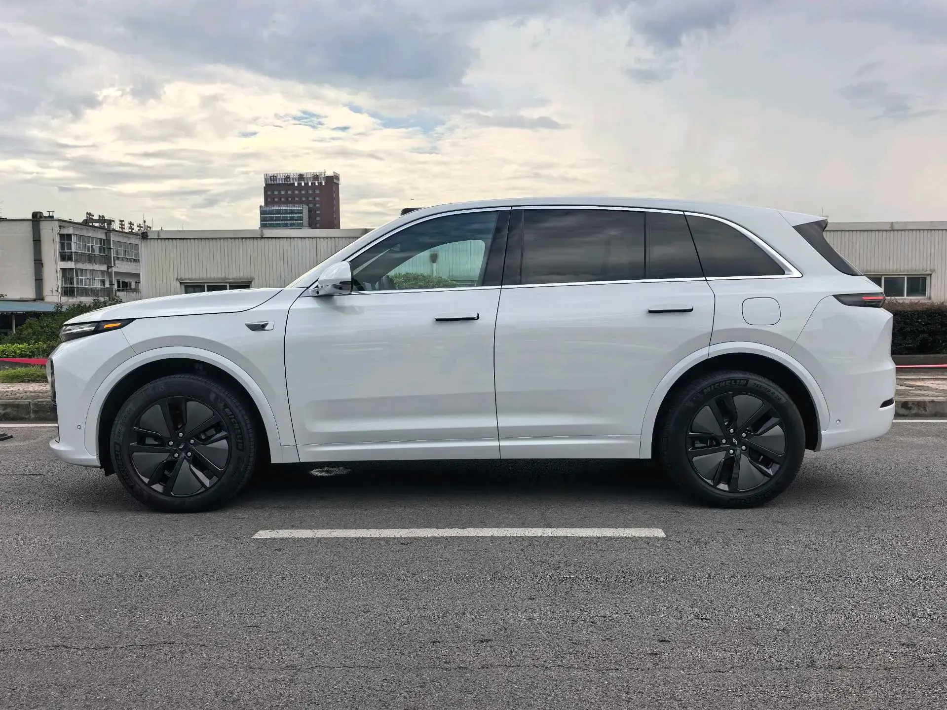 2024 LI L7 thumbnail 2