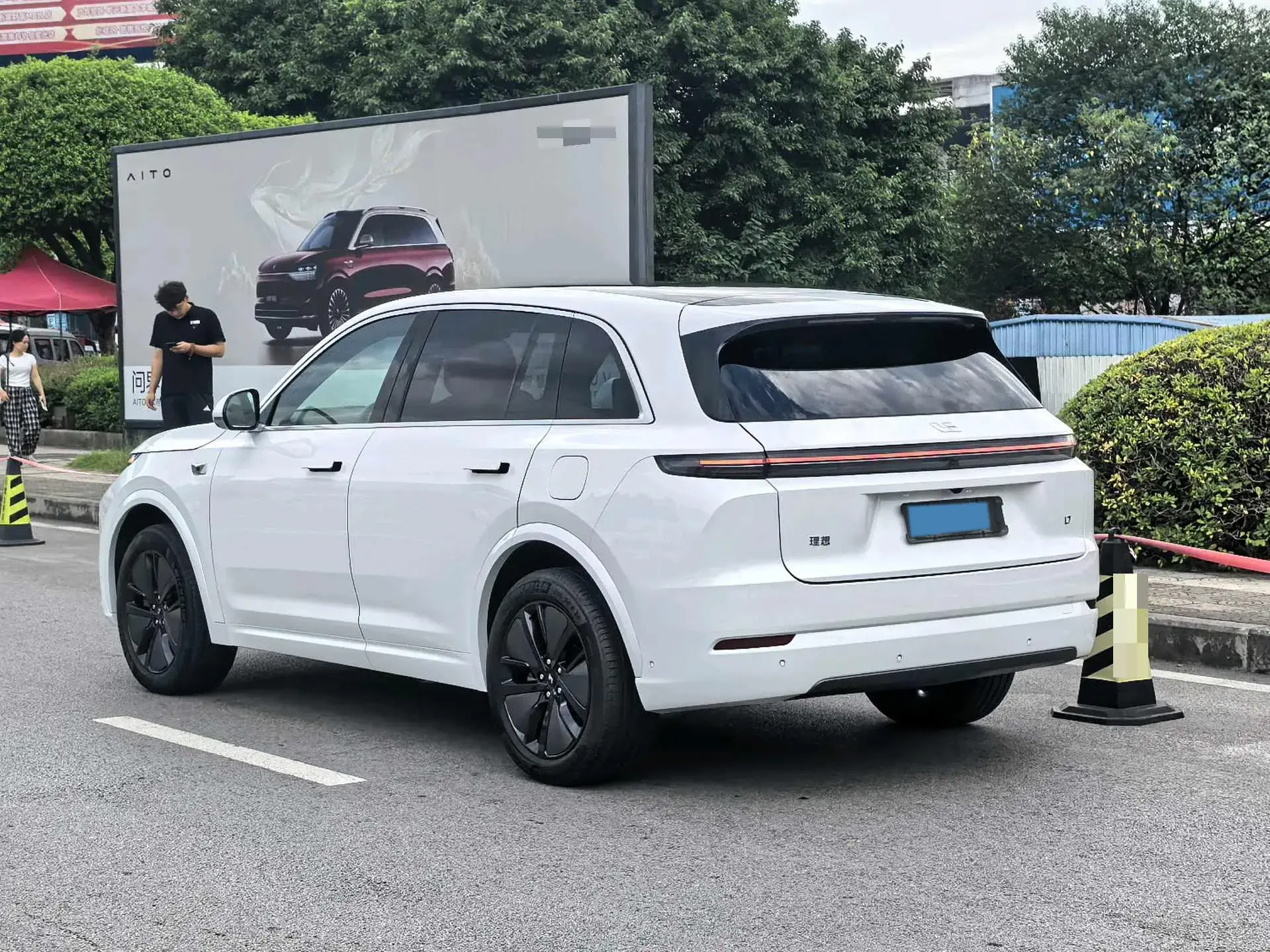 2024 LI L7 thumbnail 3