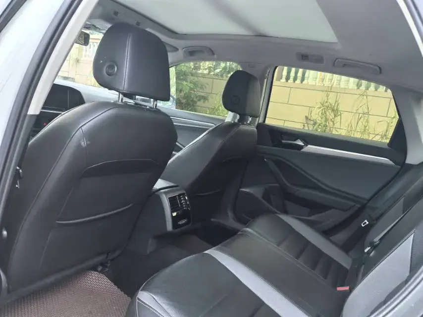 2021 VOLKSWAGEN SAGITAR thumbnail 4