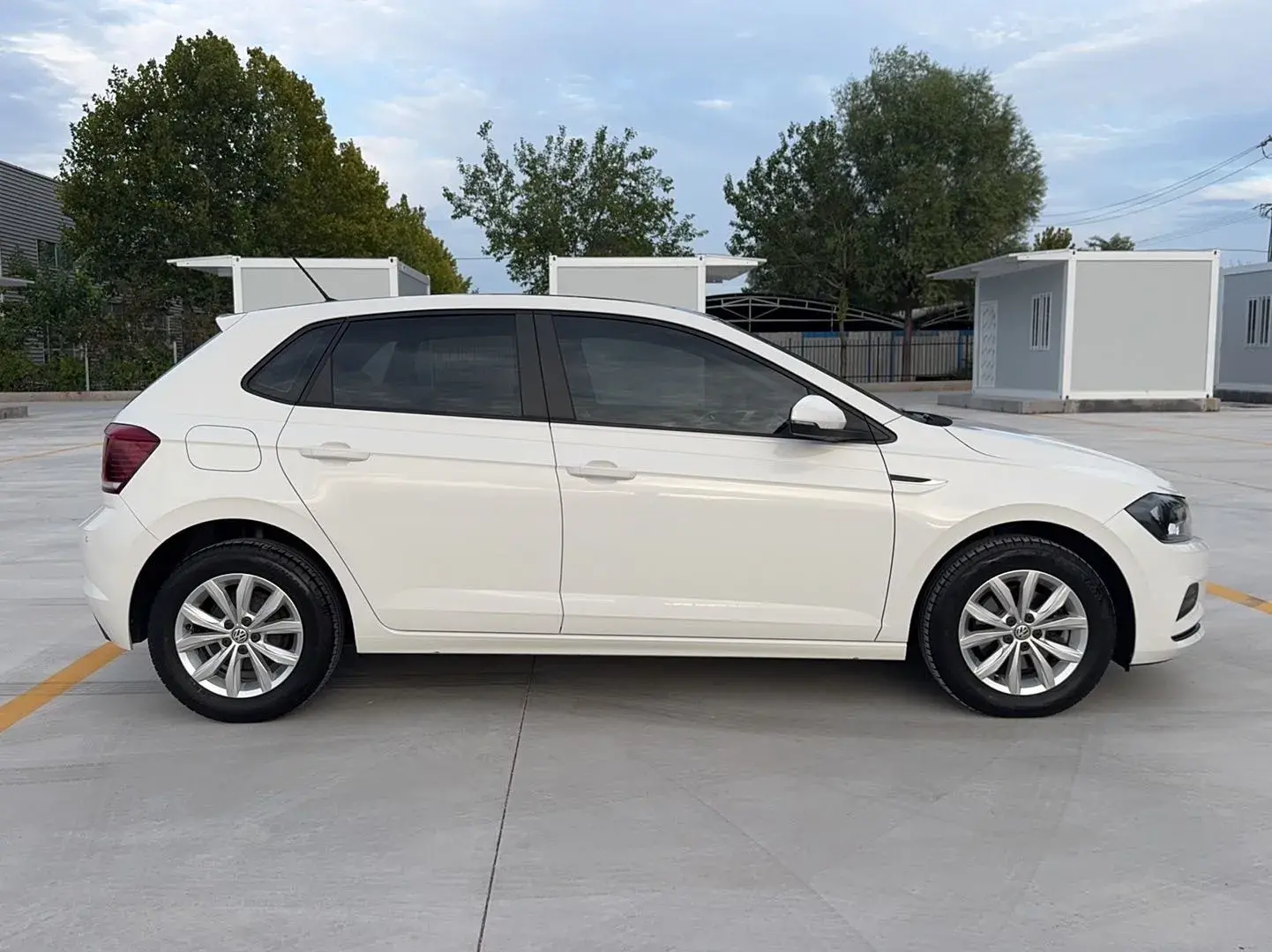 2019 VOLKSWAGEN POLO thumbnail 3