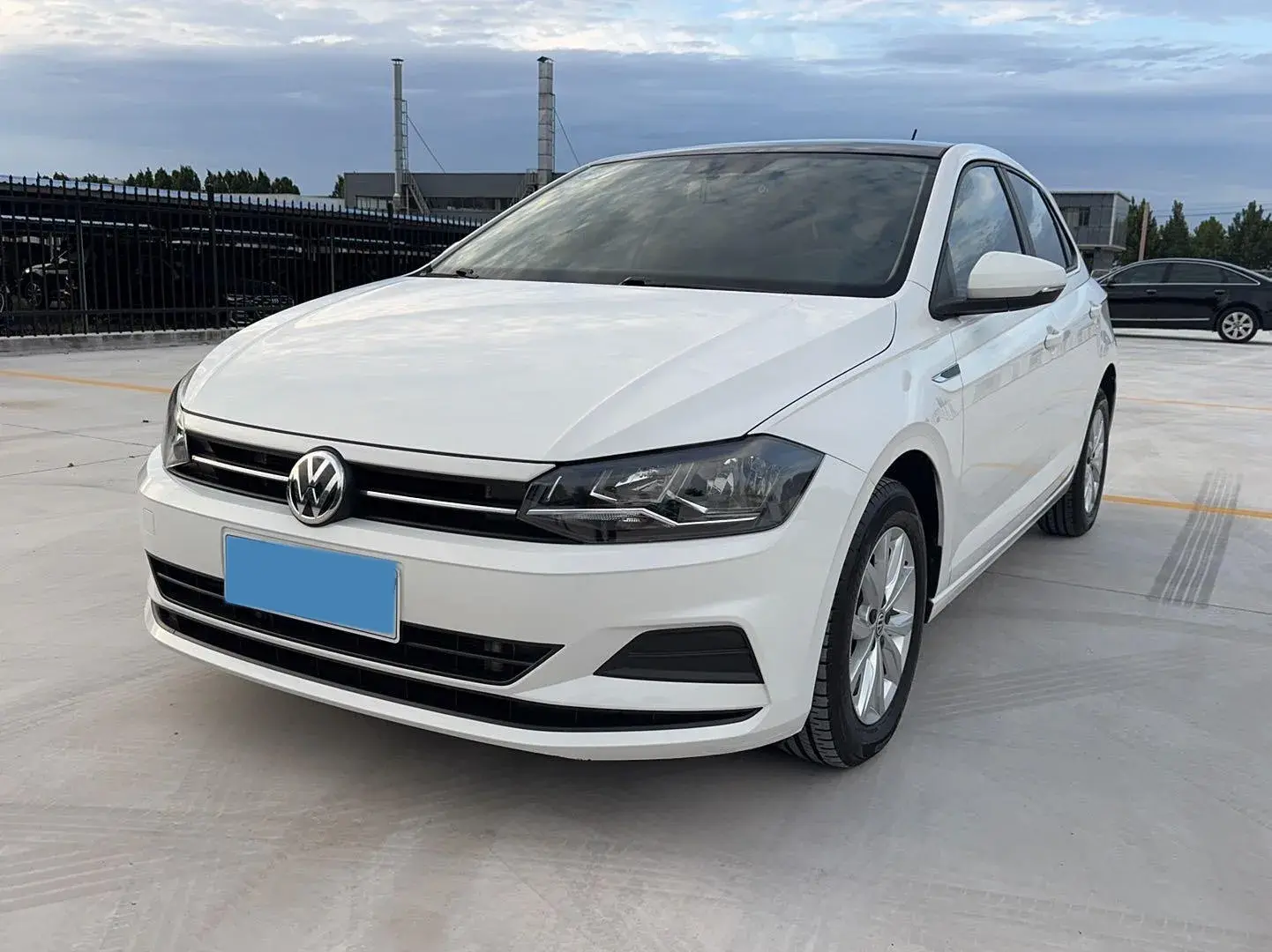 2019 VOLKSWAGEN POLO view 1