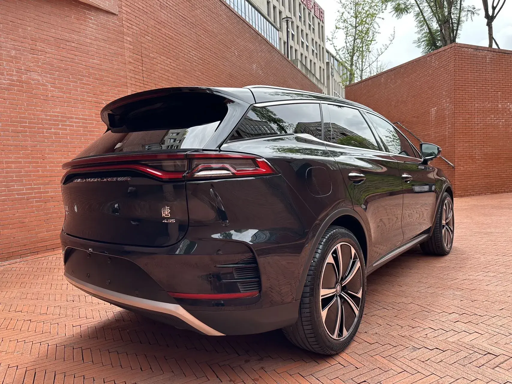 2022 BYD TANG thumbnail 3