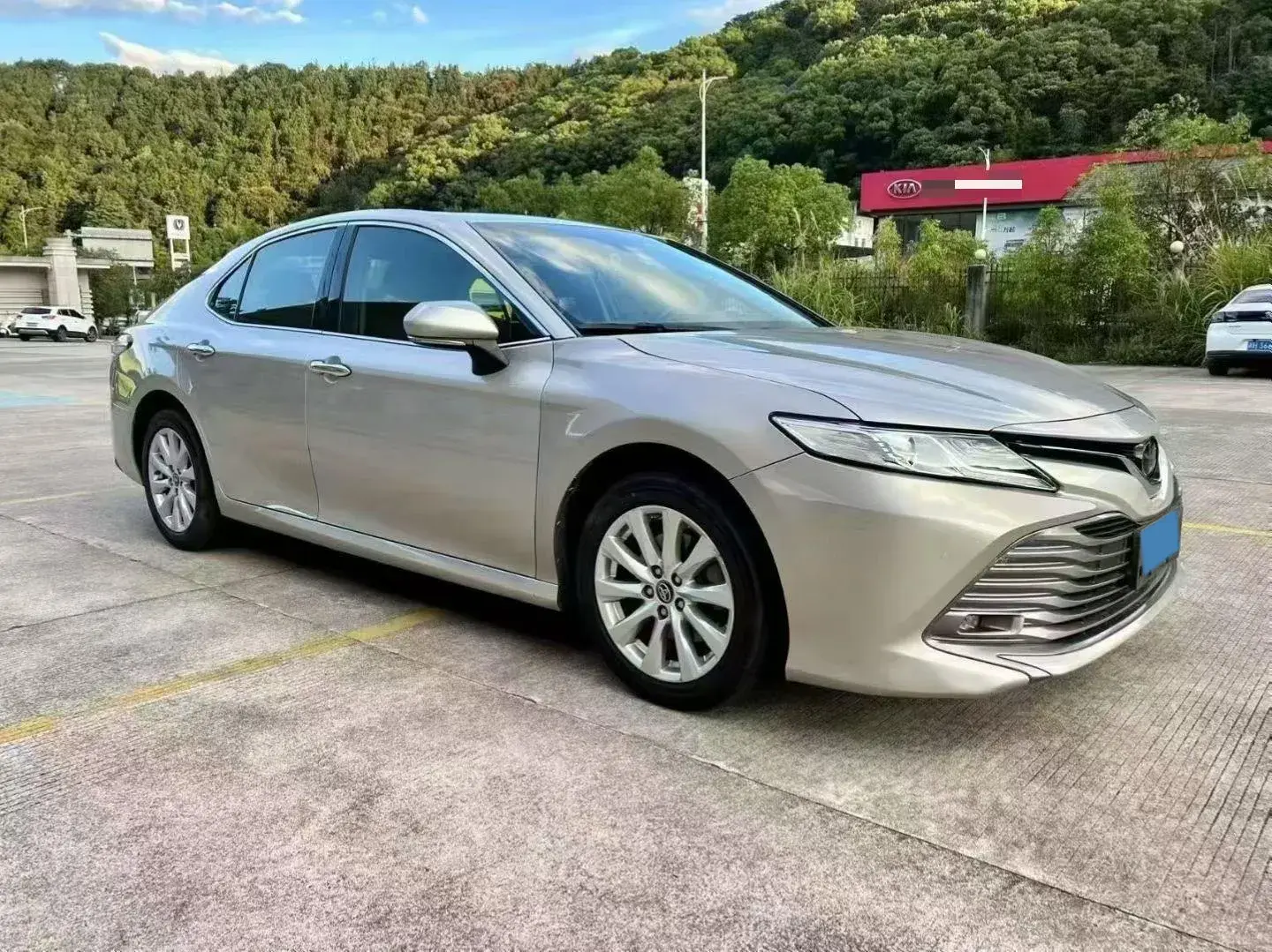 2021 TOYOTA CAMRY thumbnail 2
