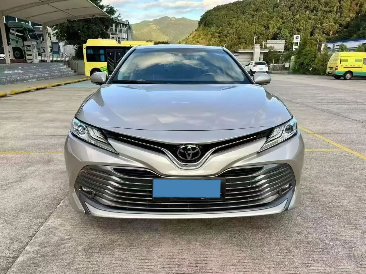 2021 TOYOTA CAMRY thumbnail 3