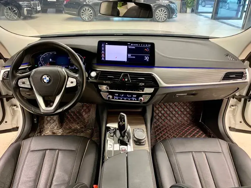 2021 BMW 6 thumbnail 4