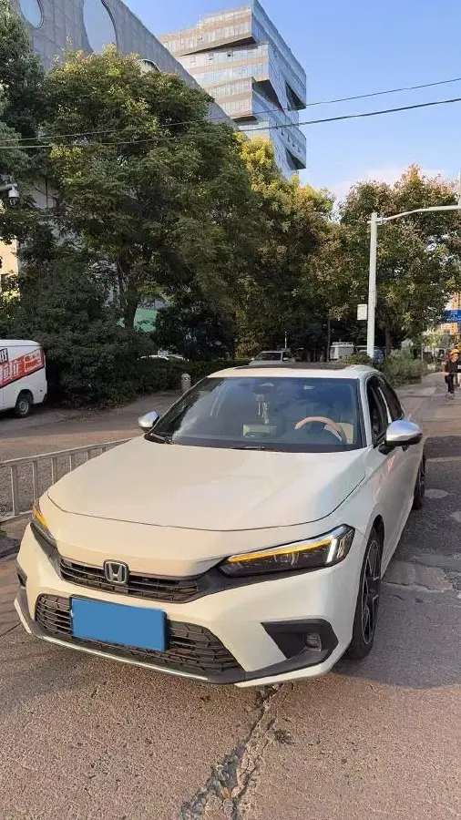 2023 Honda Civic 2.0L 143HP L4 E-CVT Hybrid 2023 Honda Civic 2.0L 143HP L4 E-CVT Hybrid