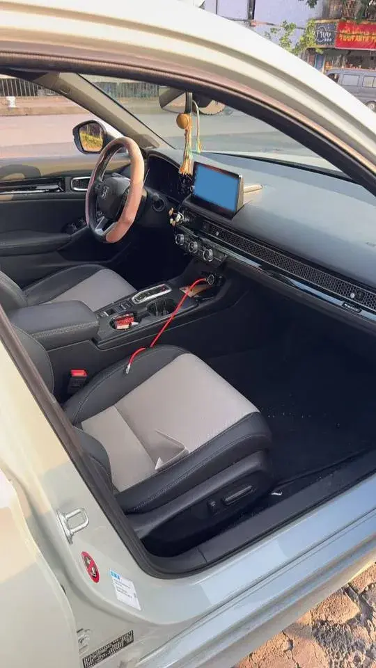 2023 HONDA CIVIC thumbnail 4