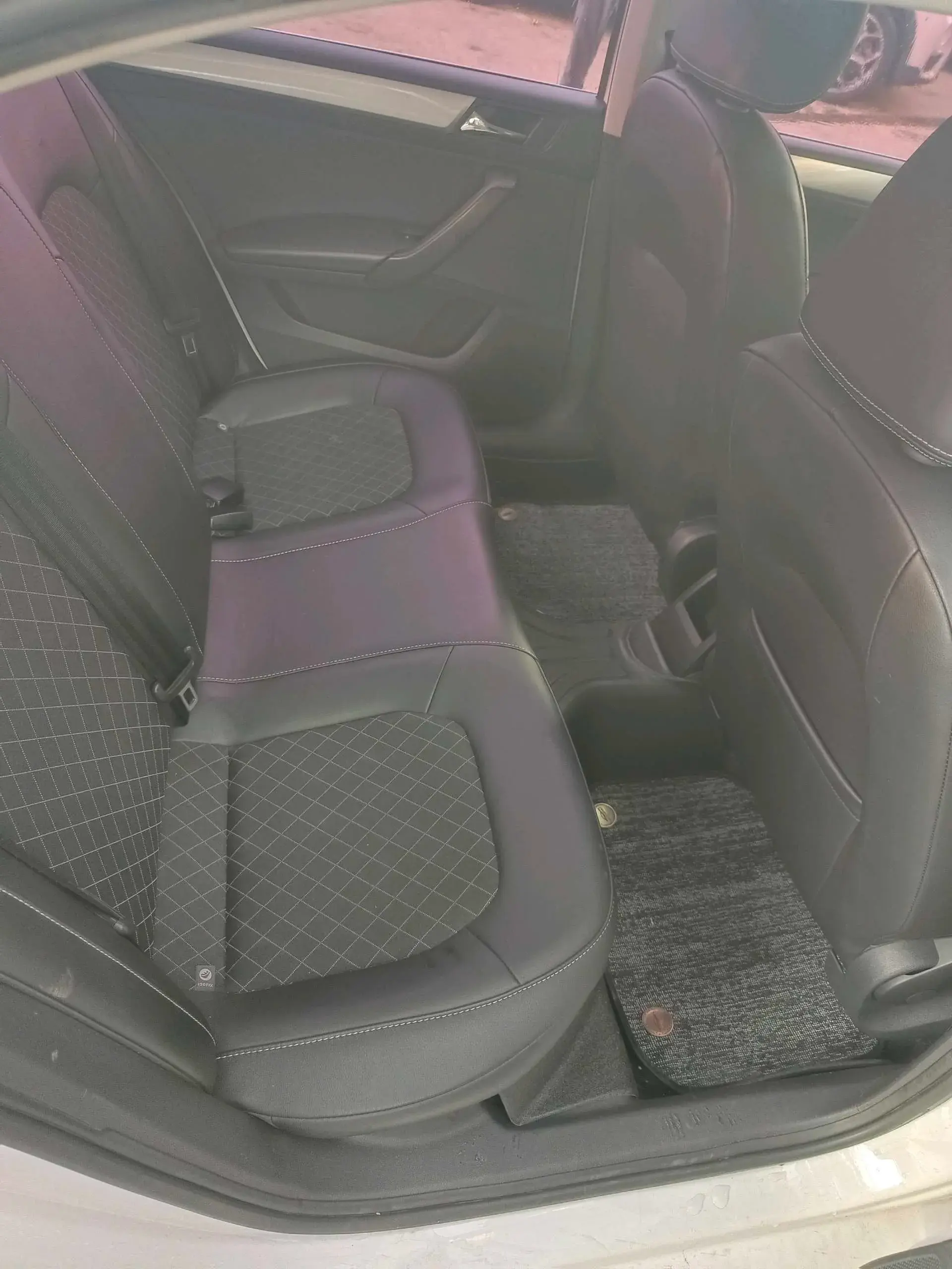 2018 SKODA RAPID thumbnail 4