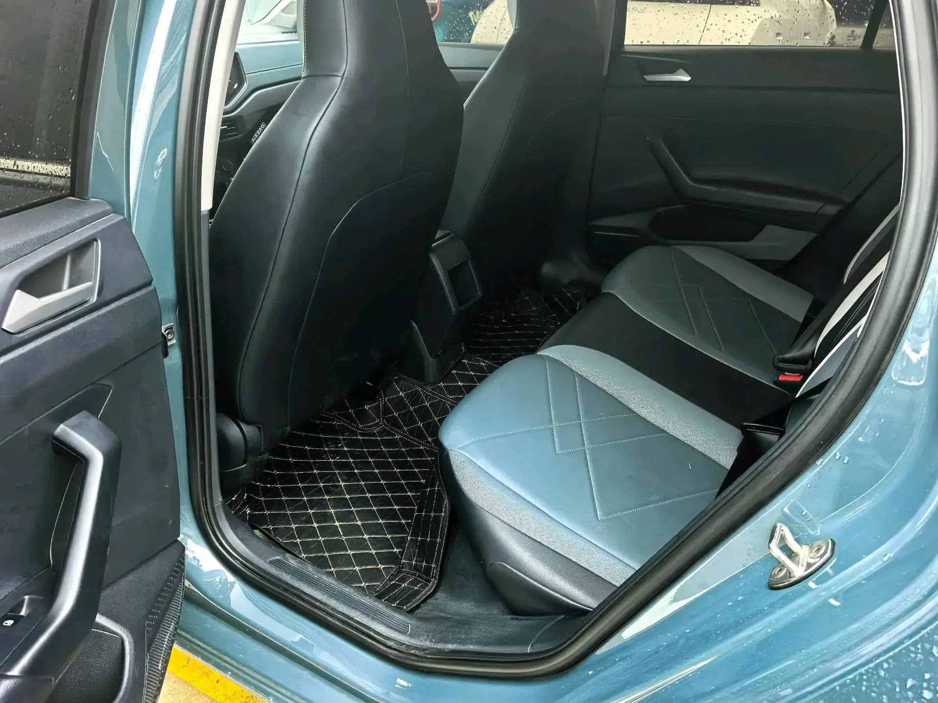 2023 VOLKSWAGEN LAVIDA thumbnail 3