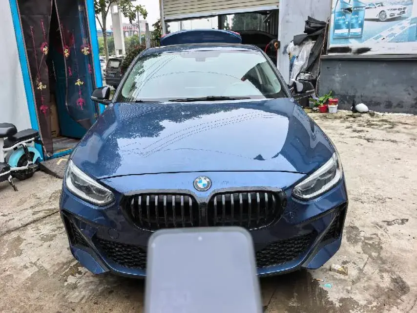 2022 BMW 1 thumbnail 3