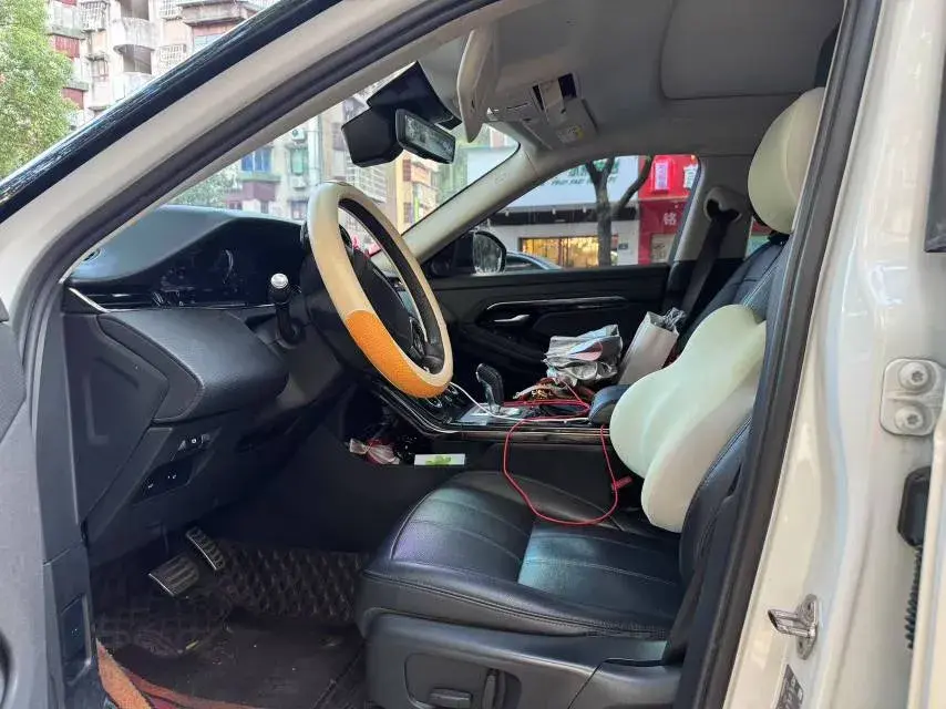 2020 LAND ROVER thumbnail 3