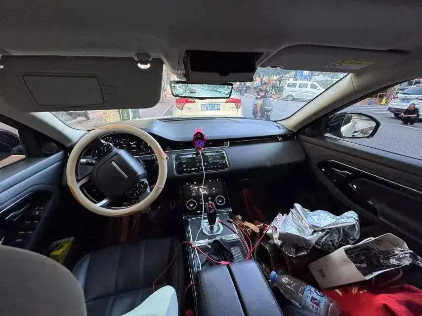 2020 LAND ROVER thumbnail 2