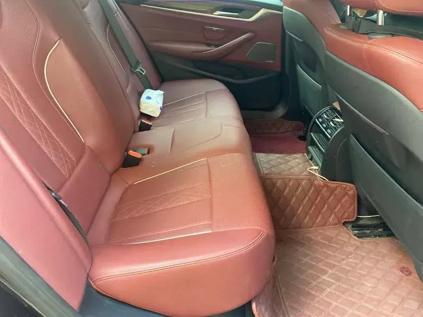 2022 BMW 5 thumbnail 4