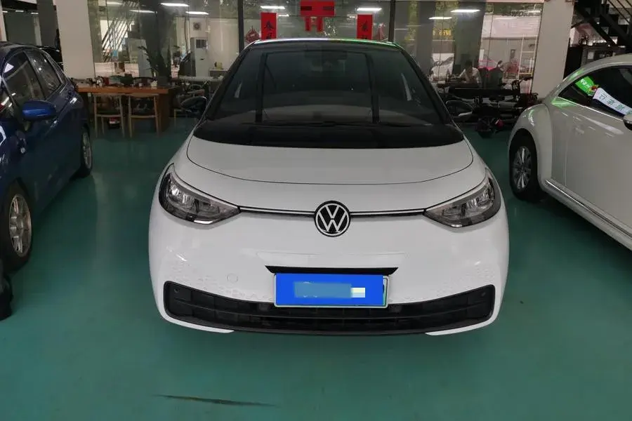 2024 VOLKSWAGEN ID.3 thumbnail 3