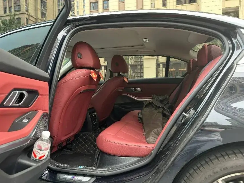 2024 BMW 3 thumbnail 4