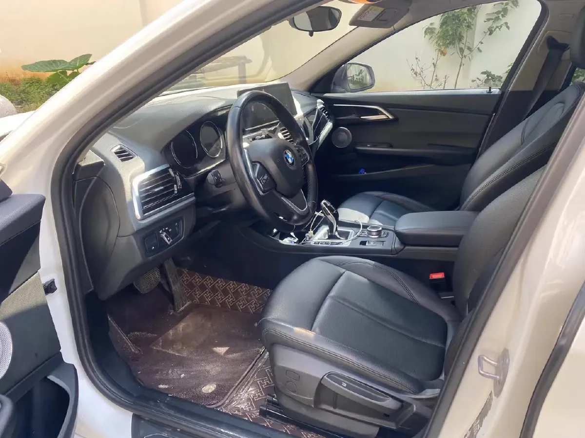 2022 BMW 1 Series 1.5T 140HP L3 7DCT,autocango,china used car exporter,china ev exporter,chinese used car exporter,chinese used ev exporter