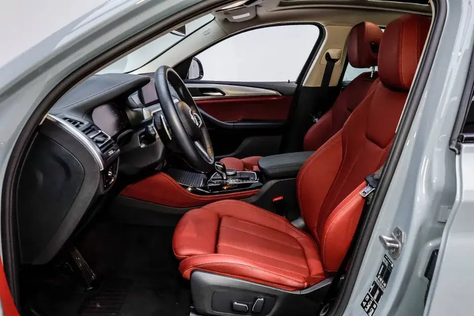 2022 BMW X4 thumbnail 2