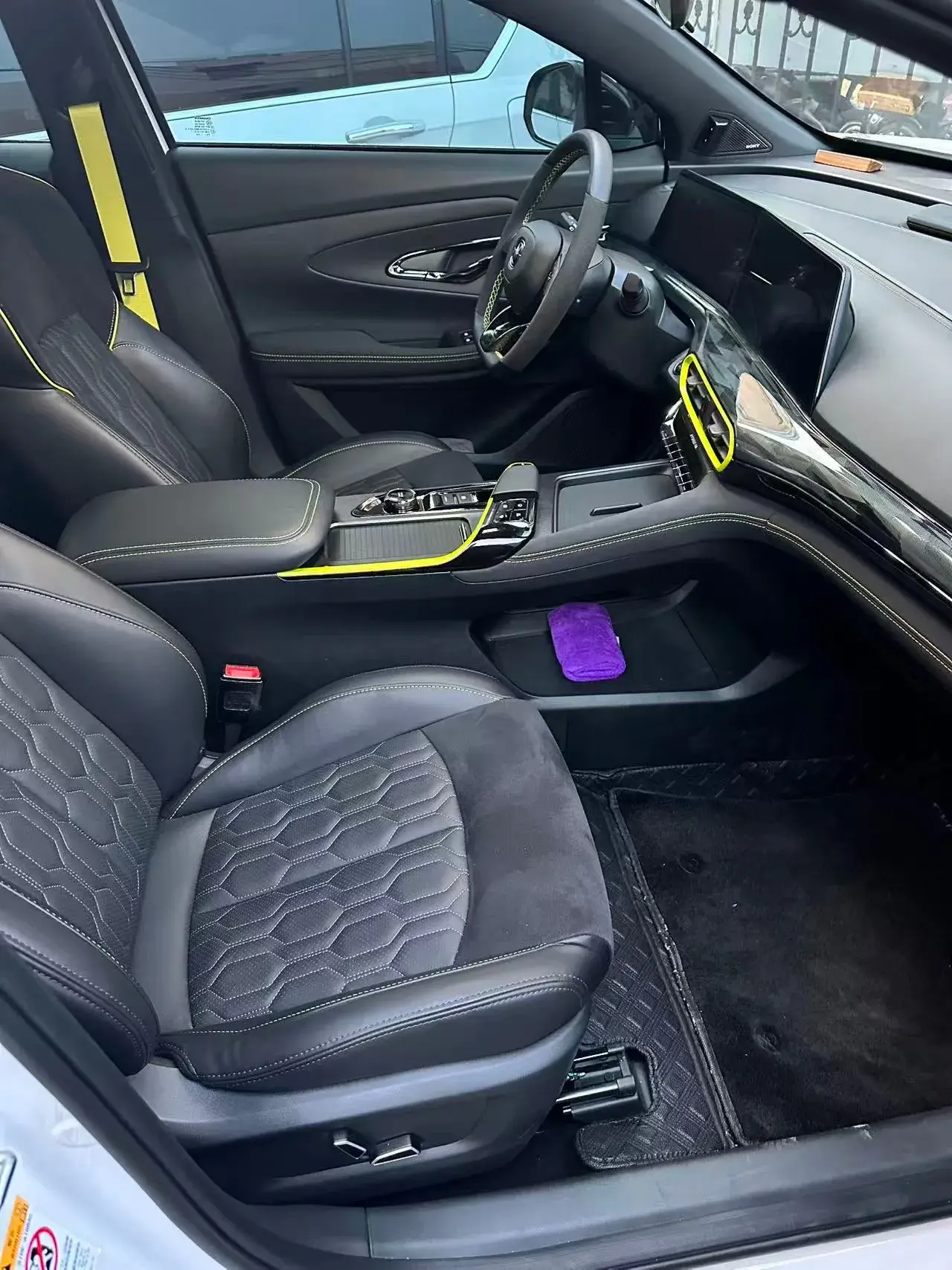 2022 CHANGAN UNI-T thumbnail 2