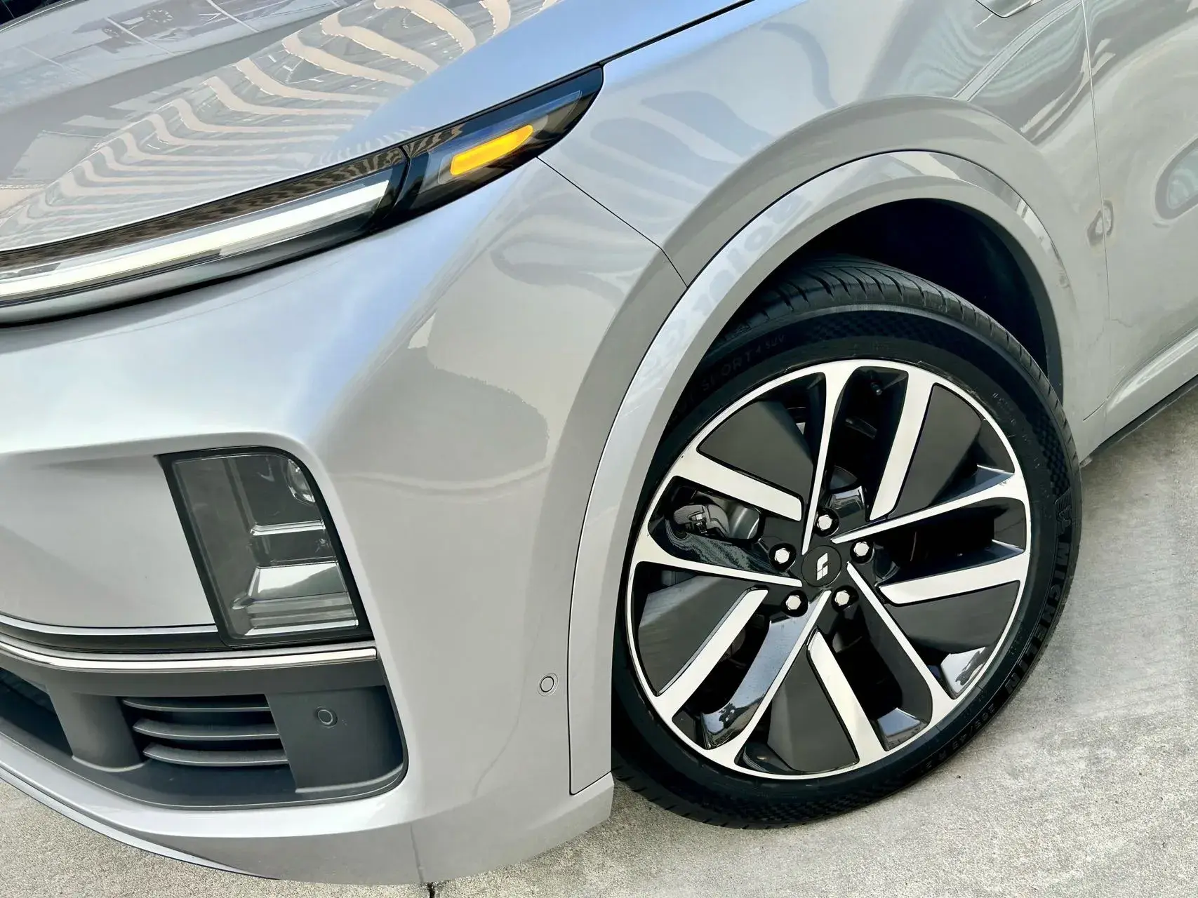 2022 LI L9 thumbnail 3