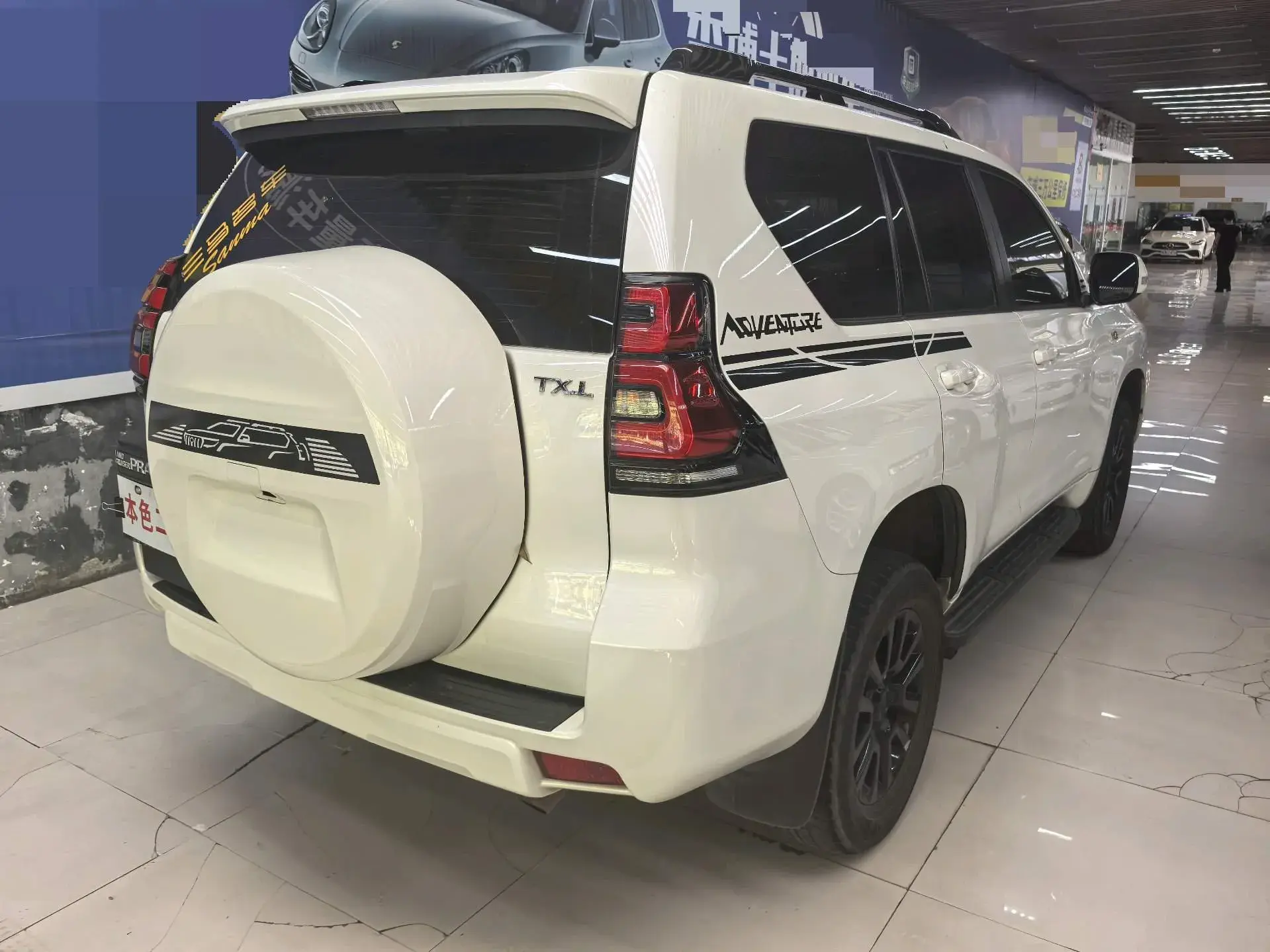 2017 TOYOTA COROLLA thumbnail 4