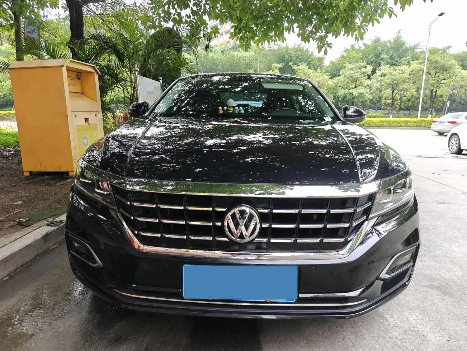 2019 VOLKSWAGEN PASSAT thumbnail 2