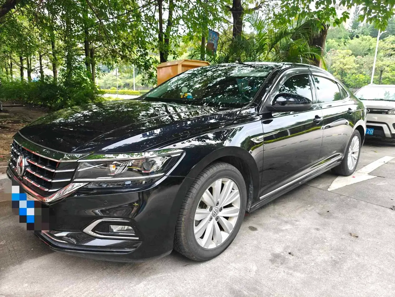 2019 VOLKSWAGEN PASSAT view 1