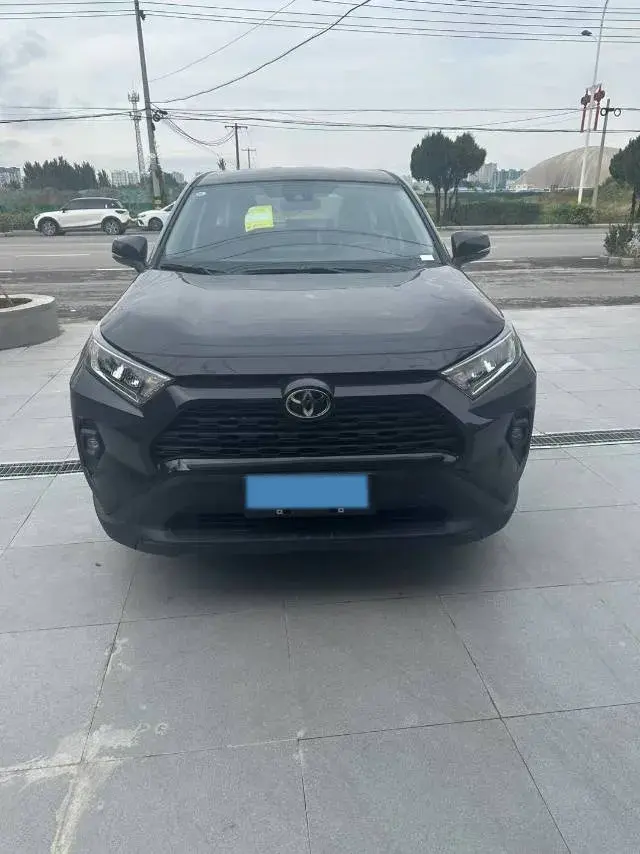 2024 TOYOTA RAV4 thumbnail 4