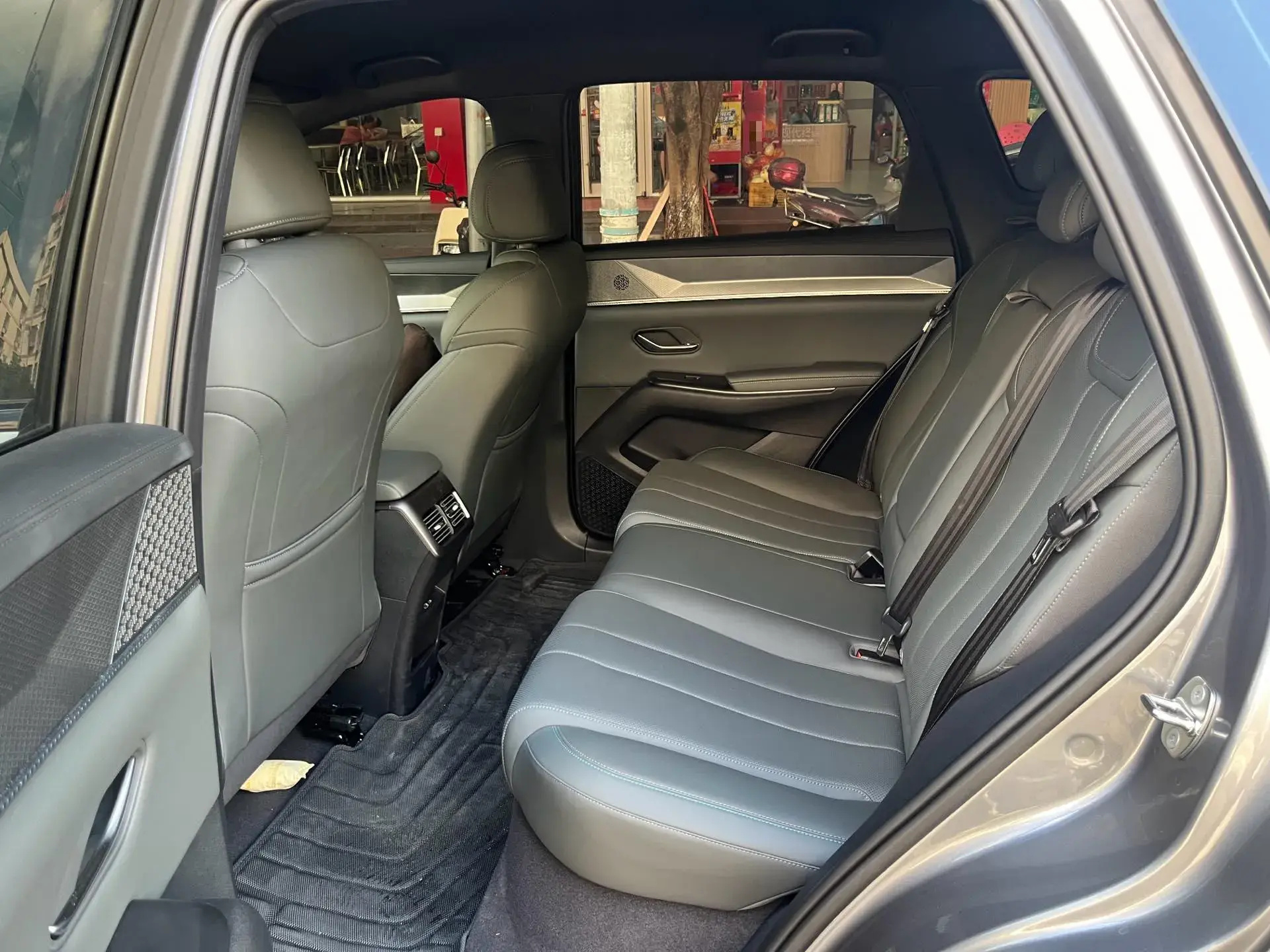 2025 BYD SONG thumbnail 4