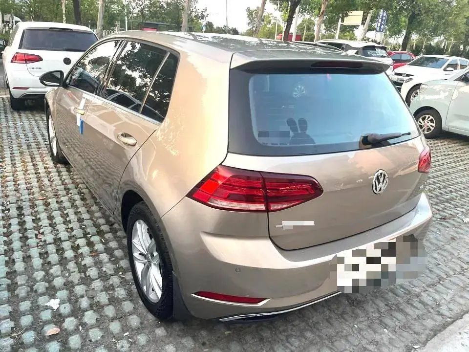 2019 VOLKSWAGEN GOLF thumbnail 4