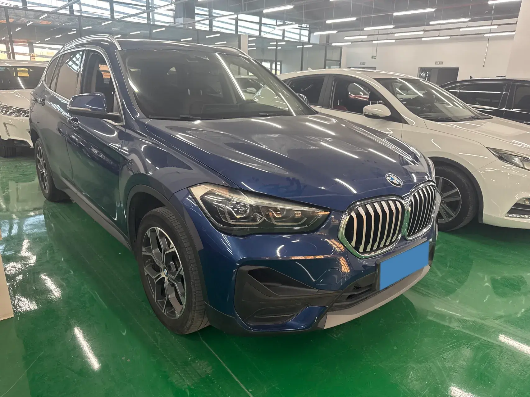 2021 BMW X1 thumbnail 4