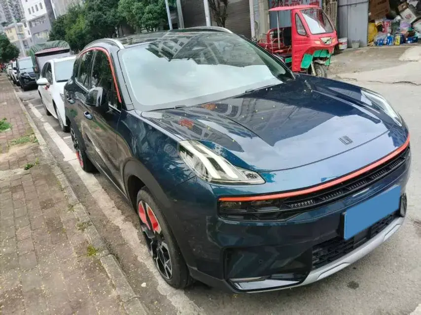 2020 LYNK&CO 06 thumbnail 3