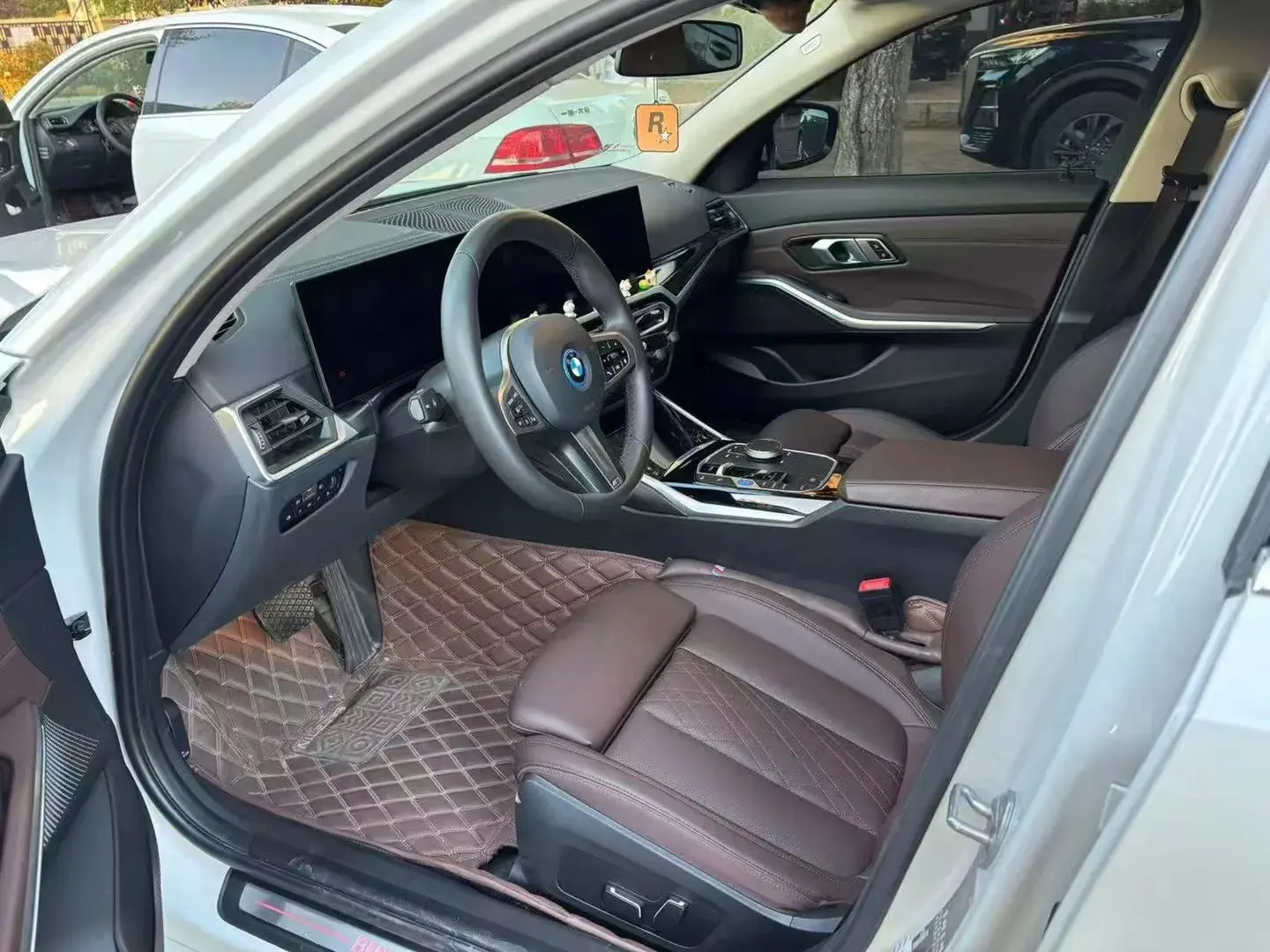 2022 BMW I3 thumbnail 4