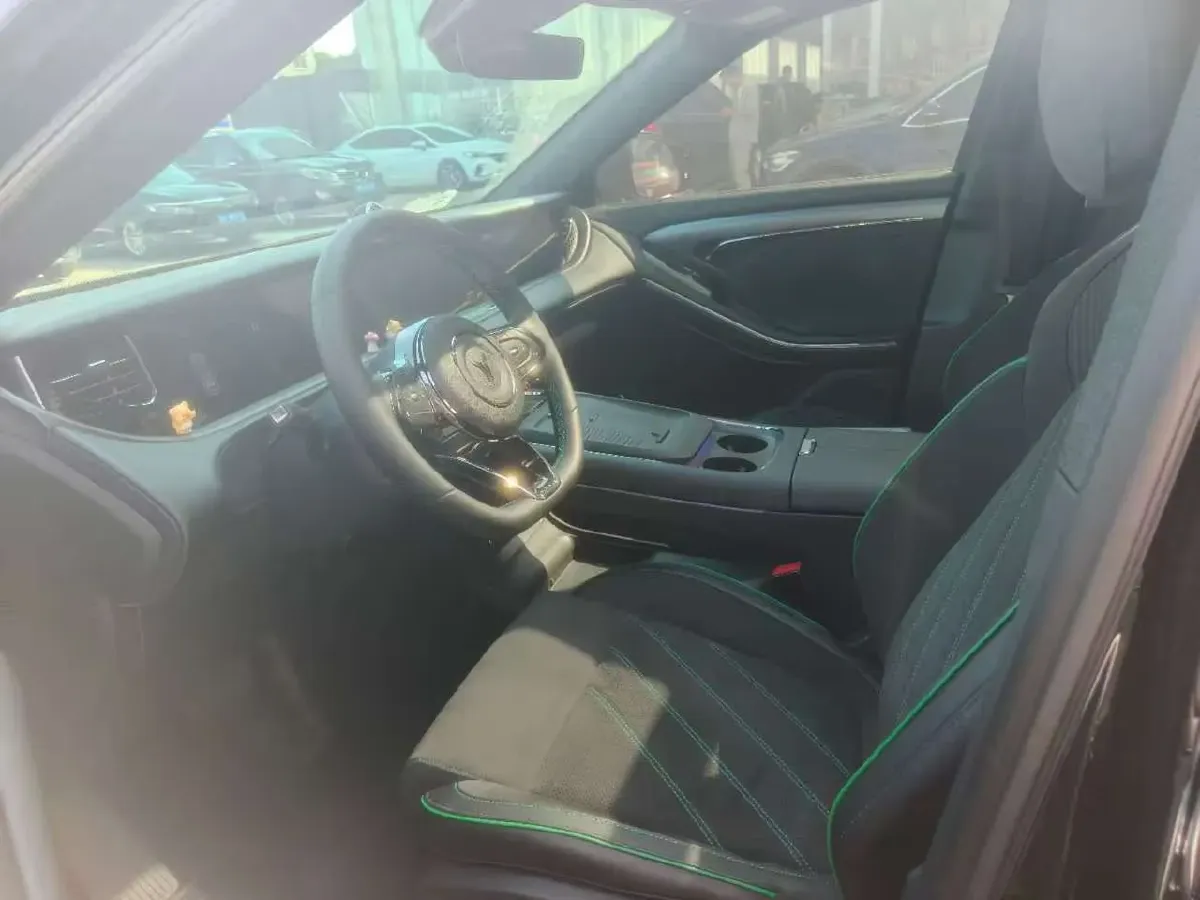 2025 Voyah FREE 1.5T 150HP L4 REEV 43KWH,autocango,china used car exporter,china ev exporter,chinese used car exporter,chinese used ev exporter