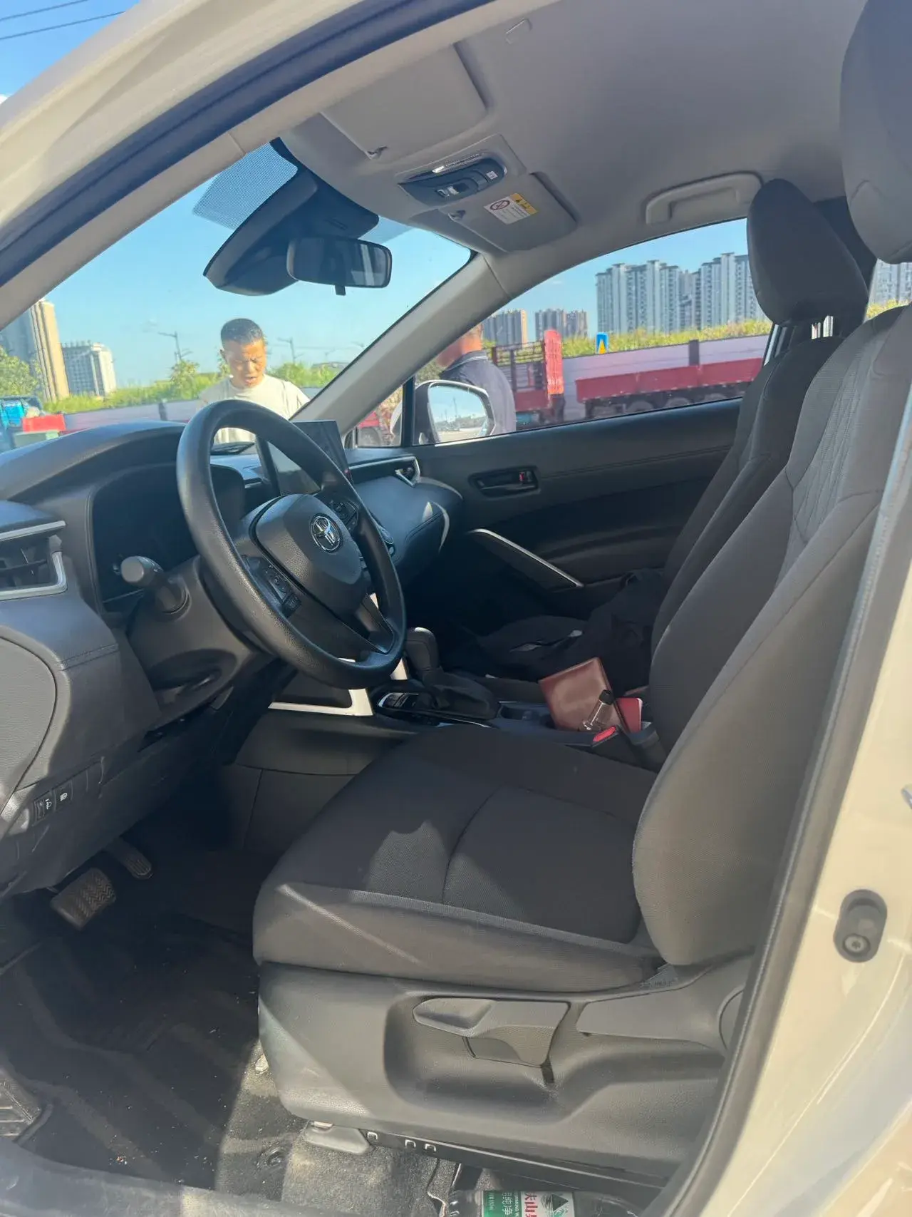 2023 TOYOTA COROLLA thumbnail 3